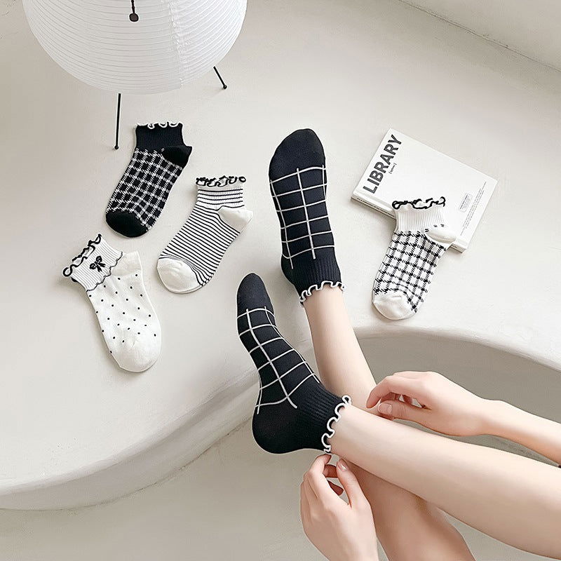 1 Pair Striped Ruffled Lace Ankle Socks - SocksLtd