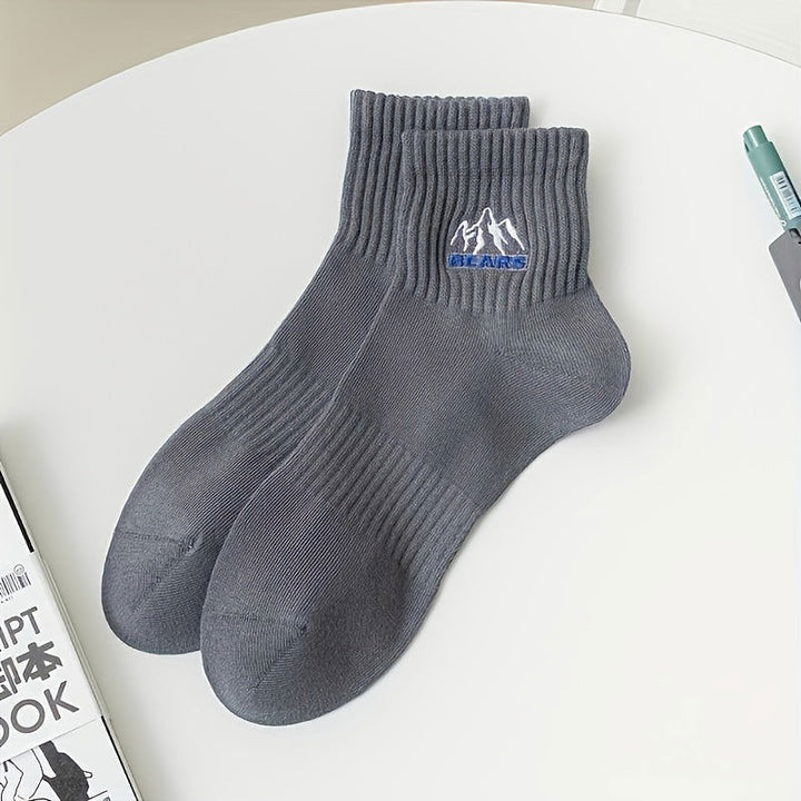 5 Pairs Men Mountain Embroidery Comfort Crew Socks - socksltd